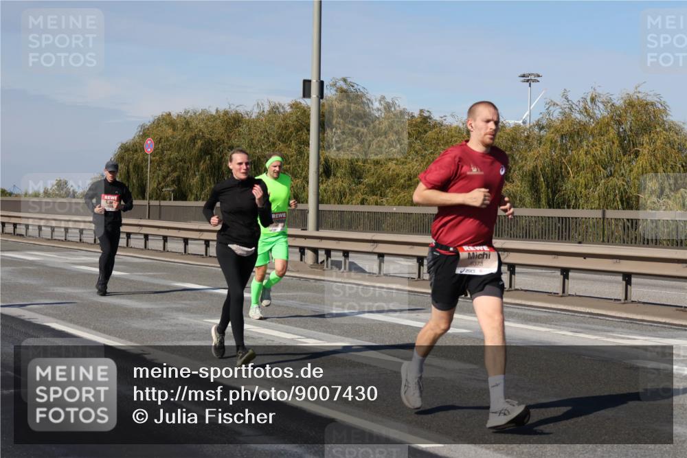 03.10.2025 - Köhlbrandbrückenlauf Julia Fischer http://msf.ph/oto/9007430 03.10.2025 12:47:22 Position 3 6373 meine-sportfotos.de
