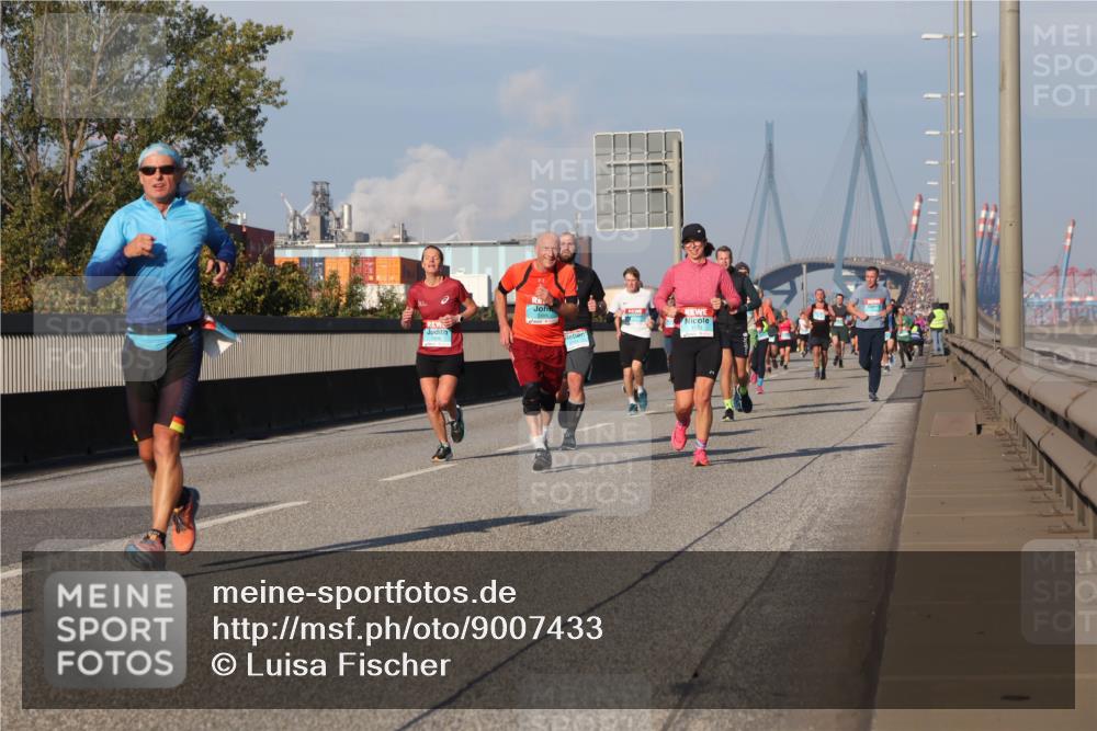 03.10.2025 - Köhlbrandbrückenlauf Luisa Fischer http://msf.ph/oto/9007433 03.10.2025 10:49:11 Position 3 3305 meine-sportfotos.de