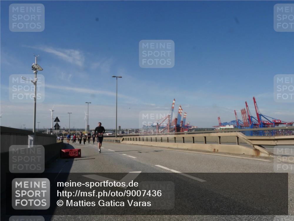 03.10.2025 - Köhlbrandbrückenlauf Matties Gatica Varas http://msf.ph/oto/9007436 03.10.2025 13:02:52 Position 2  meine-sportfotos.de