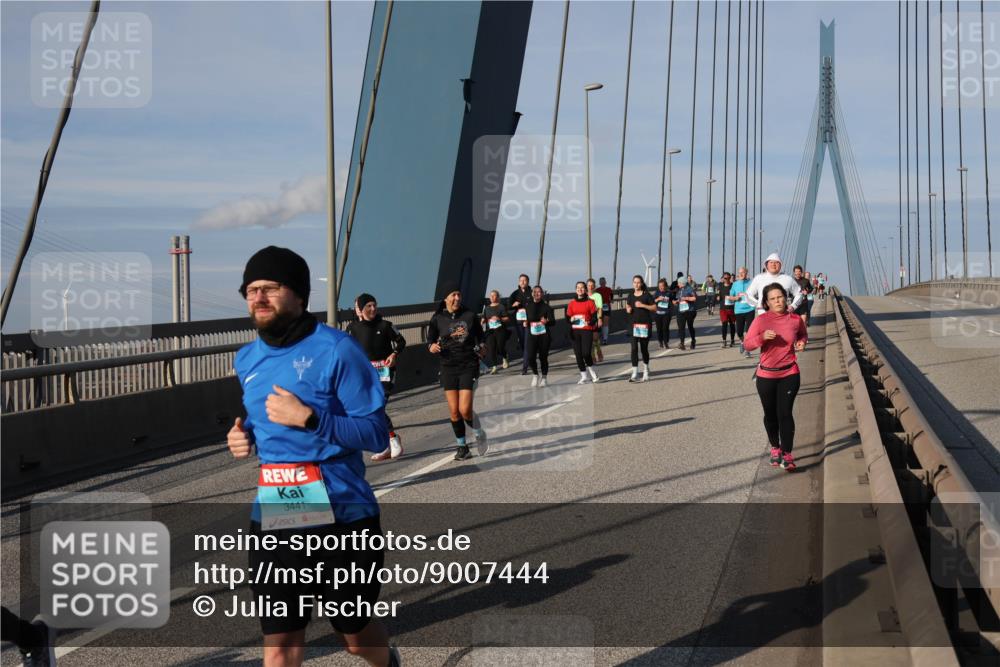 03.10.2025 - Köhlbrandbrückenlauf Julia Fischer http://msf.ph/oto/9007444 03.10.2025 09:59:51 Position 2 3441 meine-sportfotos.de