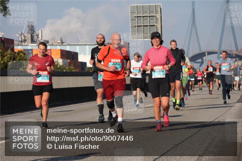 03.10.2025 - Köhlbrandbrückenlauf Luisa Fischer http://msf.ph/oto/9007446 03.10.2025 10:49:12 Position 3 2998, 3, 1123 meine-sportfotos.de