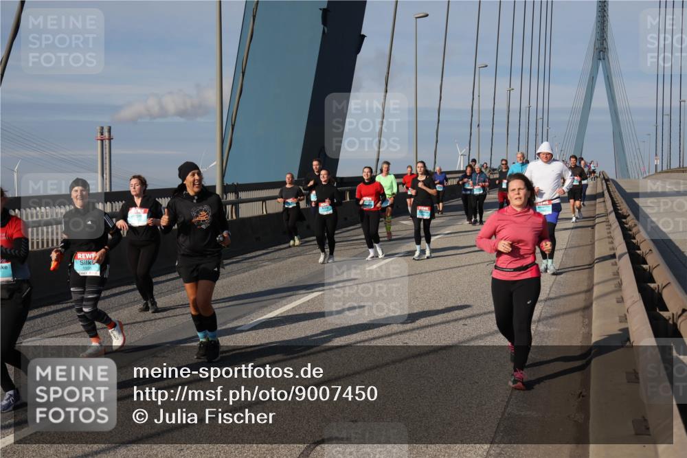 03.10.2025 - Köhlbrandbrückenlauf Julia Fischer http://msf.ph/oto/9007450 03.10.2025 09:59:52 Position 2 1935 meine-sportfotos.de