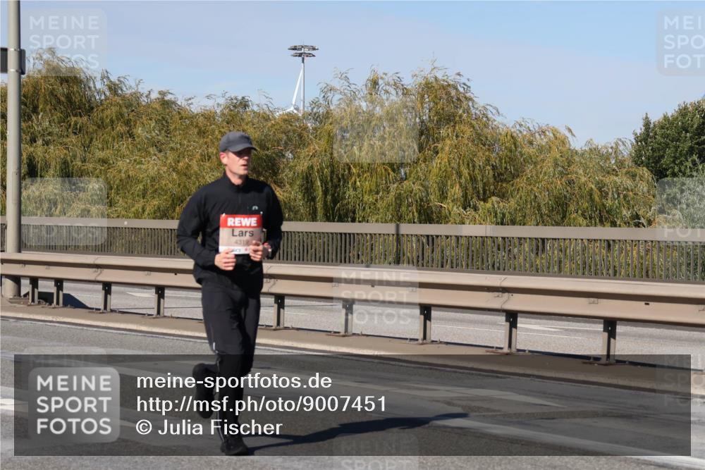03.10.2025 - Köhlbrandbrückenlauf Julia Fischer http://msf.ph/oto/9007451 03.10.2025 12:47:25 Position 3 4319 meine-sportfotos.de