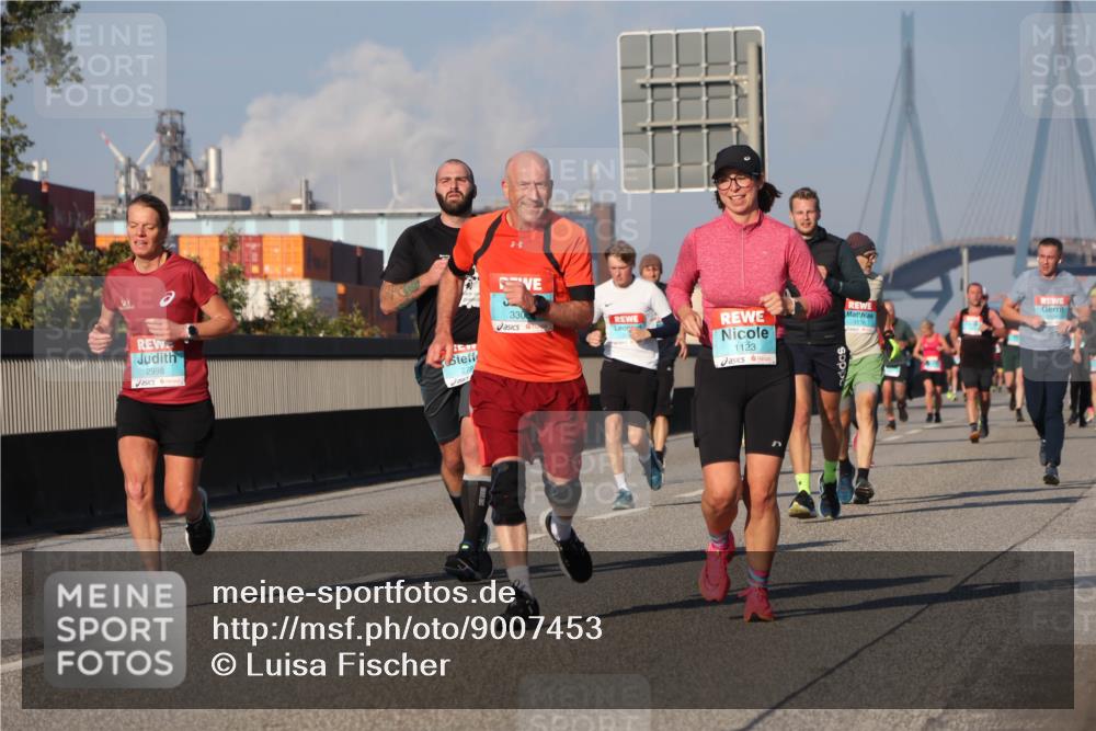 03.10.2025 - Köhlbrandbrückenlauf Luisa Fischer http://msf.ph/oto/9007453 03.10.2025 10:49:13 Position 3 2998, 330, 279, 1123, 1776 meine-sportfotos.de