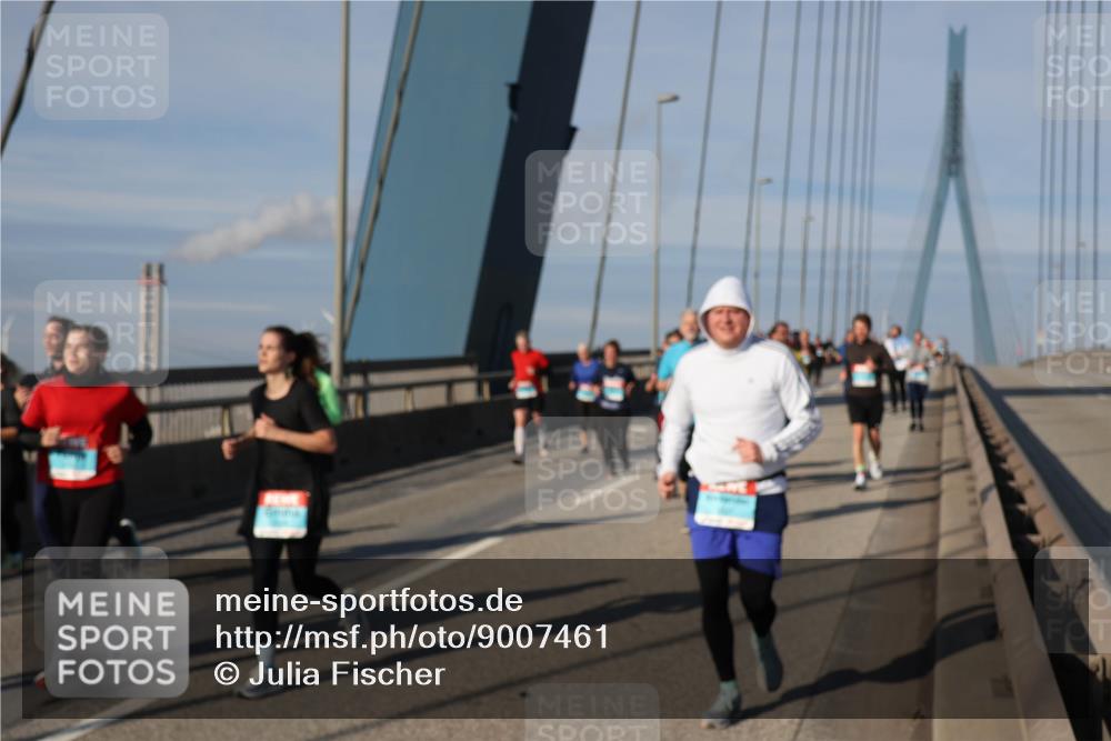 03.10.2025 - Köhlbrandbrückenlauf Julia Fischer http://msf.ph/oto/9007461 03.10.2025 09:59:56 Position 2  meine-sportfotos.de
