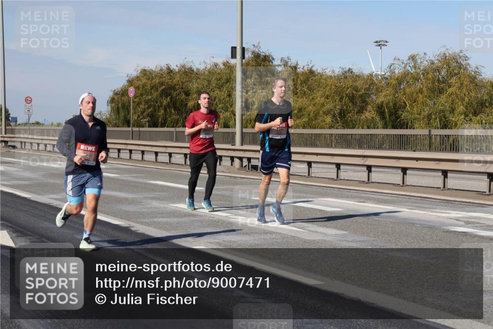 03.10.2025 - Köhlbrandbrückenlauf Julia Fischer http://msf.ph/oto/9007471 03.10.2025 12:47:30 Position 3  meine-sportfotos.de