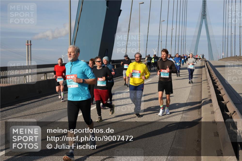 03.10.2025 - Köhlbrandbrückenlauf Julia Fischer http://msf.ph/oto/9007472 03.10.2025 09:59:59 Position 2 2037 meine-sportfotos.de