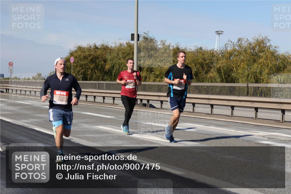 03.10.2025 - Köhlbrandbrückenlauf Julia Fischer http://msf.ph/oto/9007475 03.10.2025 12:47:30 Position 3 6754, 4554 meine-sportfotos.de