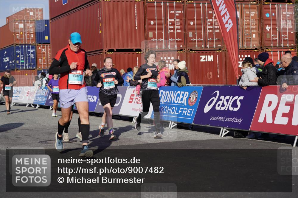 03.10.2025 - Köhlbrandbrückenlauf Michael Burmester http://msf.ph/oto/9007482 03.10.2025 10:09:05 Ziel 1250, 1355, 1369, 1391, 1419, 1507, 1673, 1902, 2117, 2450, 2560, 2677, 3006, 3009, 3010, 3672, 3743 meine-sportfotos.de
