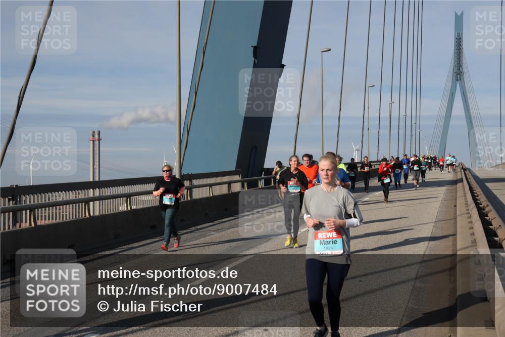 03.10.2025 - Köhlbrandbrückenlauf Julia Fischer http://msf.ph/oto/9007484 03.10.2025 10:00:05 Position 2 1824 meine-sportfotos.de