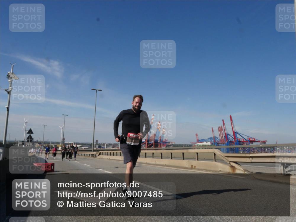 03.10.2025 - Köhlbrandbrückenlauf Matties Gatica Varas http://msf.ph/oto/9007485 03.10.2025 13:02:57 Position 2  meine-sportfotos.de