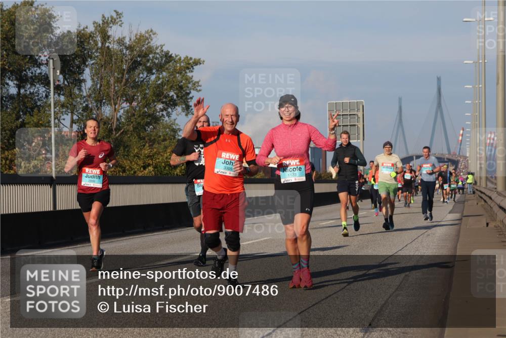 03.10.2025 - Köhlbrandbrückenlauf Luisa Fischer http://msf.ph/oto/9007486 03.10.2025 10:49:15 Position 3 2998, 3305, 1123 meine-sportfotos.de