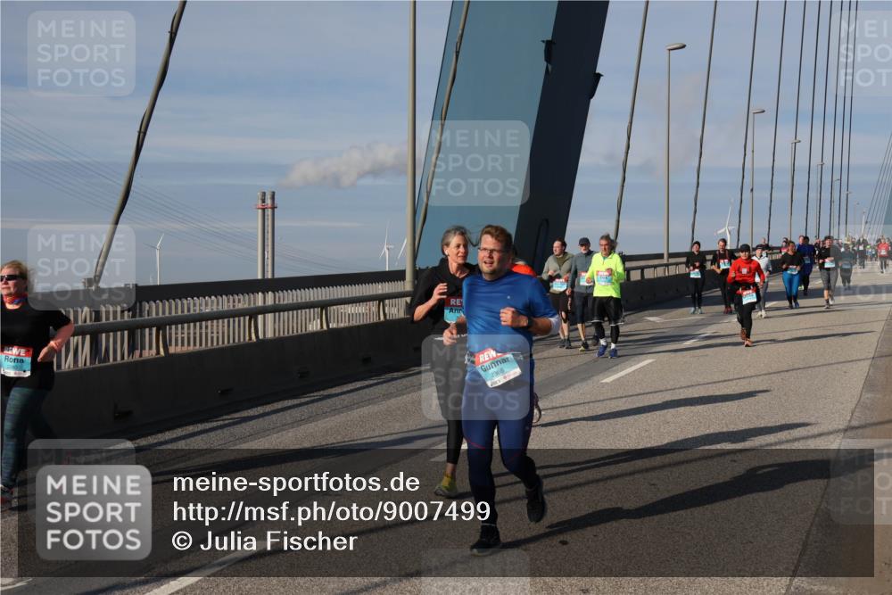 03.10.2025 - Köhlbrandbrückenlauf Julia Fischer http://msf.ph/oto/9007499 03.10.2025 10:00:07 Position 2 2366 meine-sportfotos.de