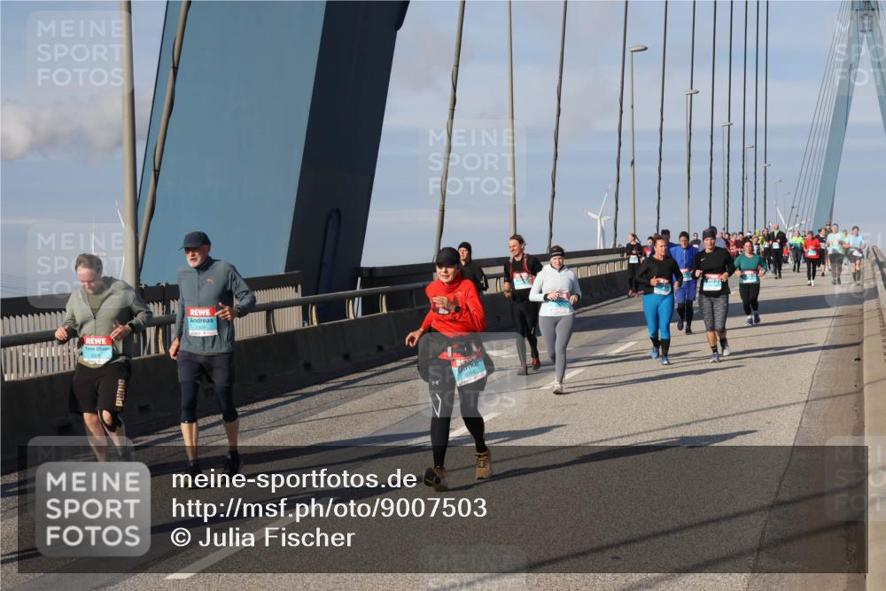 03.10.2025 - Köhlbrandbrückenlauf Julia Fischer http://msf.ph/oto/9007503 03.10.2025 10:00:10 Position 2  meine-sportfotos.de