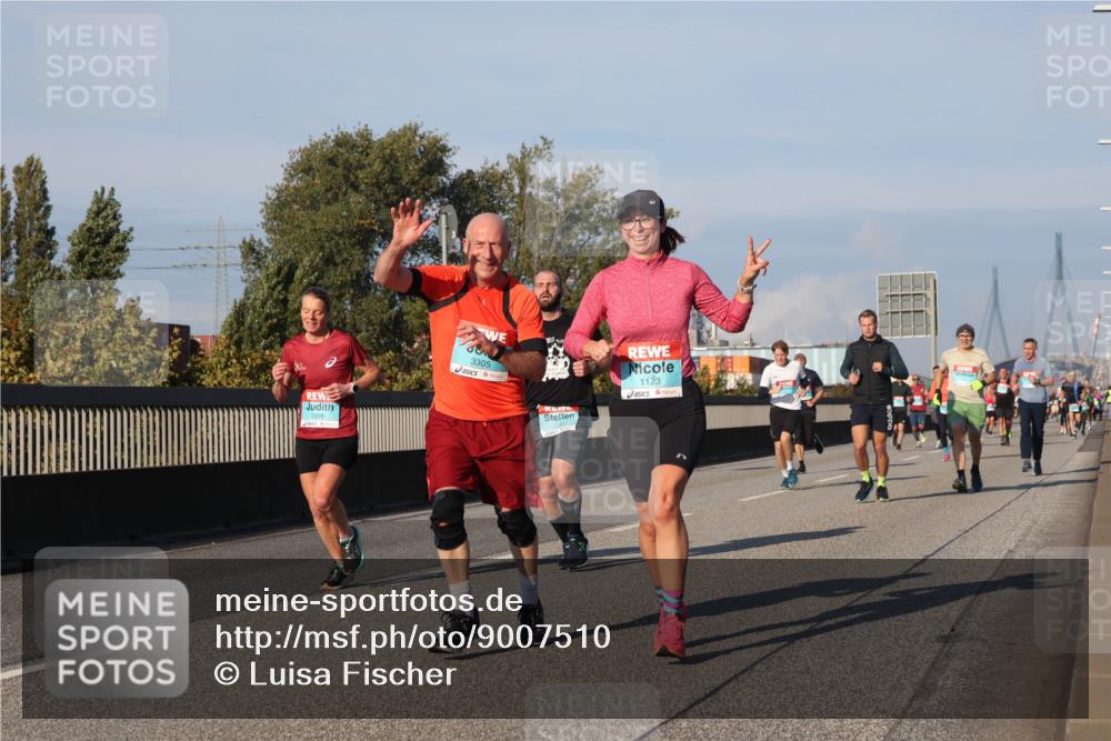03.10.2025 - Köhlbrandbrückenlauf Luisa Fischer http://msf.ph/oto/9007510 03.10.2025 10:49:16 Position 3 2998, 3305, 1123 meine-sportfotos.de