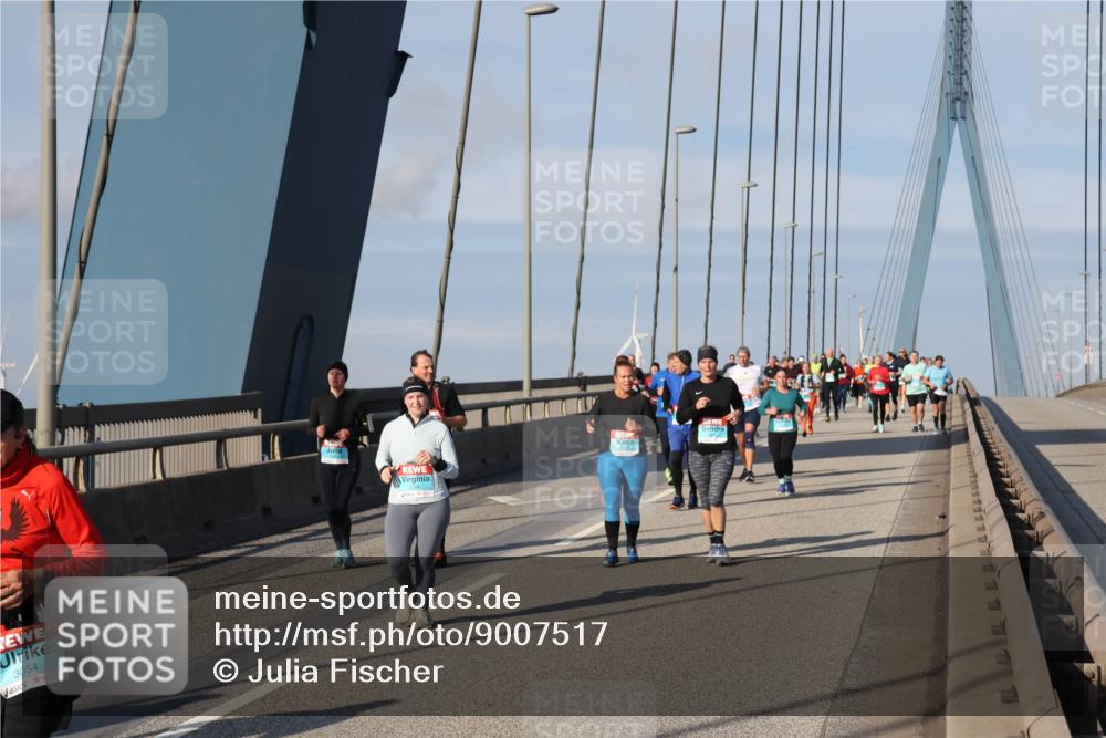 03.10.2025 - Köhlbrandbrückenlauf Julia Fischer http://msf.ph/oto/9007517 03.10.2025 10:00:12 Position 2 3054 meine-sportfotos.de