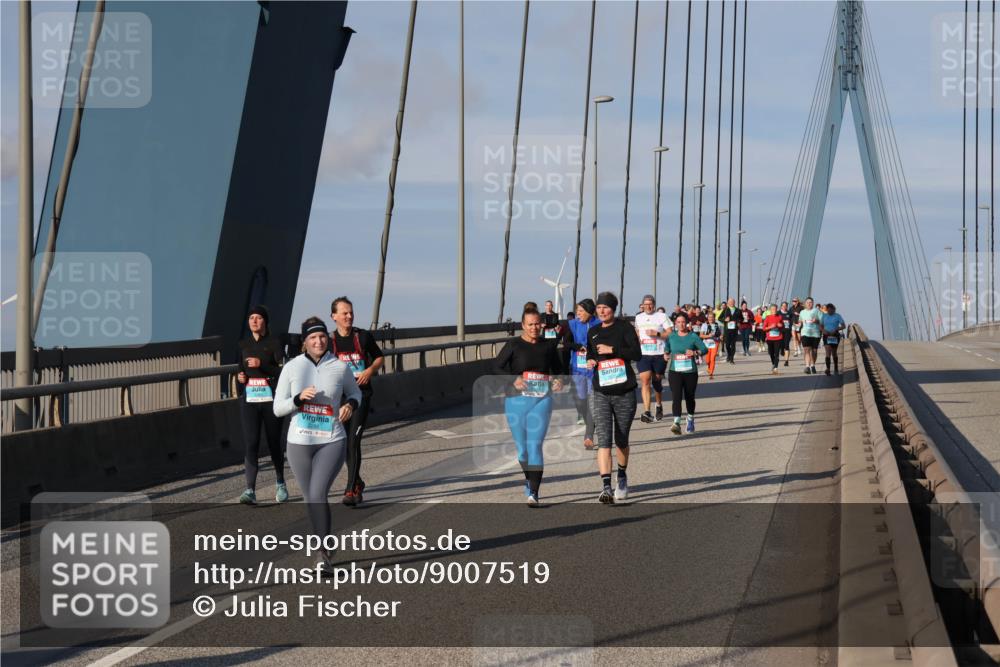 03.10.2025 - Köhlbrandbrückenlauf Julia Fischer http://msf.ph/oto/9007519 03.10.2025 10:00:13 Position 2  meine-sportfotos.de