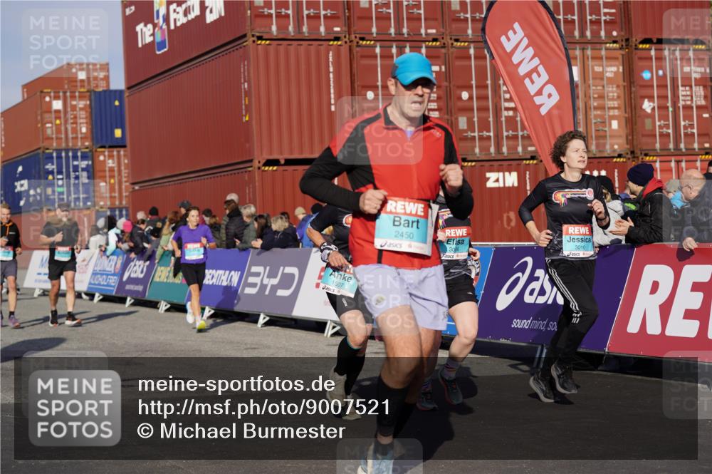 03.10.2025 - Köhlbrandbrückenlauf Michael Burmester http://msf.ph/oto/9007521 03.10.2025 10:09:06 Ziel 1250, 1355, 1369, 1391, 1419, 1507, 1600, 1673, 1902, 2117, 2450, 2560, 2677, 3006, 3009, 3010, 3672, 3743 meine-sportfotos.de