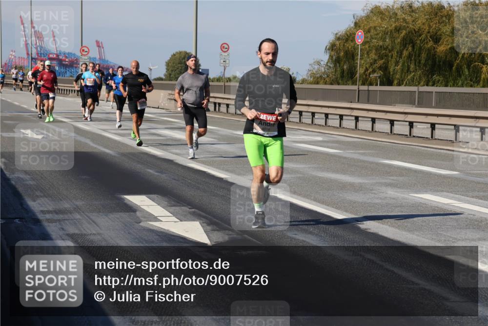 03.10.2025 - Köhlbrandbrückenlauf Julia Fischer http://msf.ph/oto/9007526 03.10.2025 12:47:38 Position 3  meine-sportfotos.de