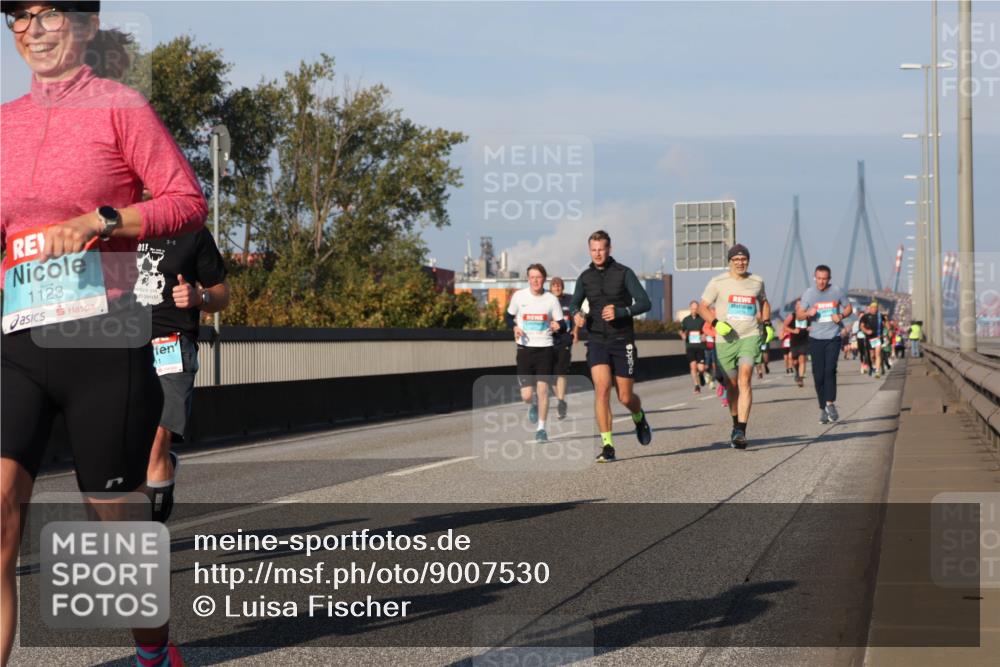 03.10.2025 - Köhlbrandbrückenlauf Luisa Fischer http://msf.ph/oto/9007530 03.10.2025 10:49:17 Position 3 1123 meine-sportfotos.de