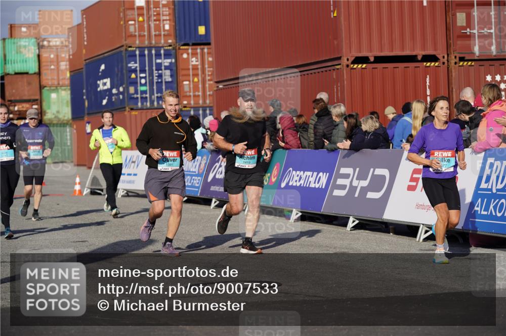 03.10.2025 - Köhlbrandbrückenlauf Michael Burmester http://msf.ph/oto/9007533 03.10.2025 10:09:08 Ziel 1163, 1250, 1369, 1391, 1419, 1478, 1507, 1600, 2117, 2450, 2677, 3006, 3009, 3010, 3672, 3743 meine-sportfotos.de