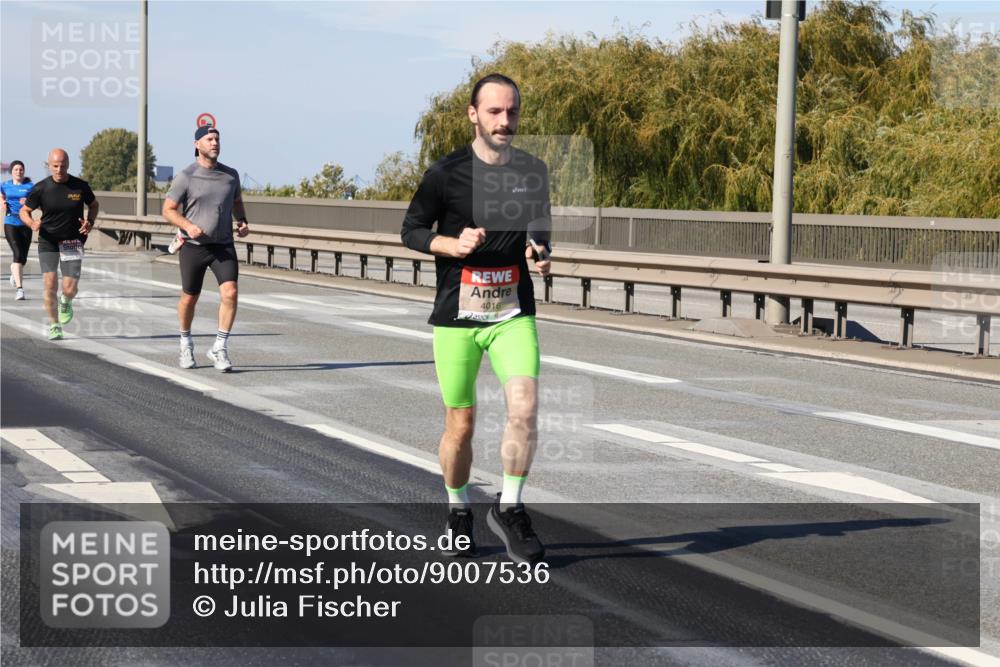 03.10.2025 - Köhlbrandbrückenlauf Julia Fischer http://msf.ph/oto/9007536 03.10.2025 12:47:39 Position 3 4016 meine-sportfotos.de