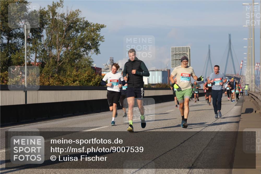 03.10.2025 - Köhlbrandbrückenlauf Luisa Fischer http://msf.ph/oto/9007539 03.10.2025 10:49:18 Position 3 1776 meine-sportfotos.de
