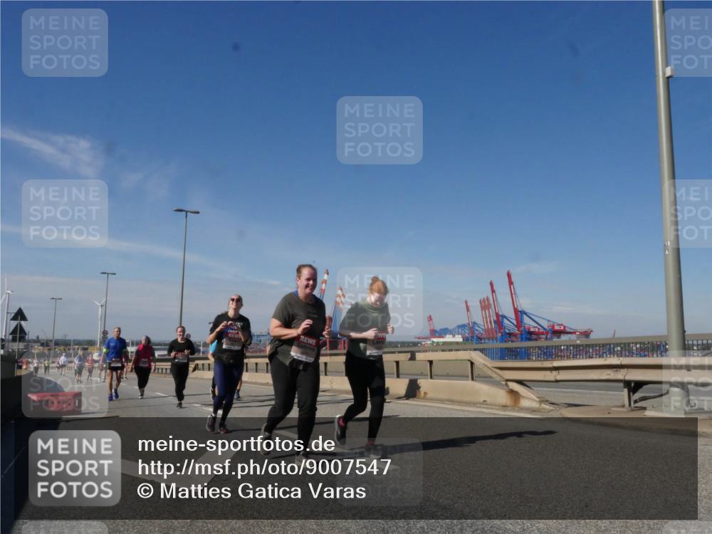 03.10.2025 - Köhlbrandbrückenlauf Matties Gatica Varas http://msf.ph/oto/9007547 03.10.2025 13:03:07 Position 2 118 meine-sportfotos.de
