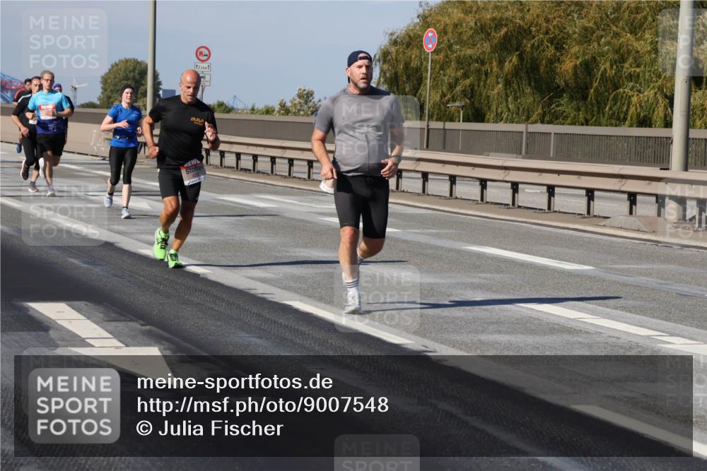 03.10.2025 - Köhlbrandbrückenlauf Julia Fischer http://msf.ph/oto/9007548 03.10.2025 12:47:41 Position 3 12, 5 meine-sportfotos.de