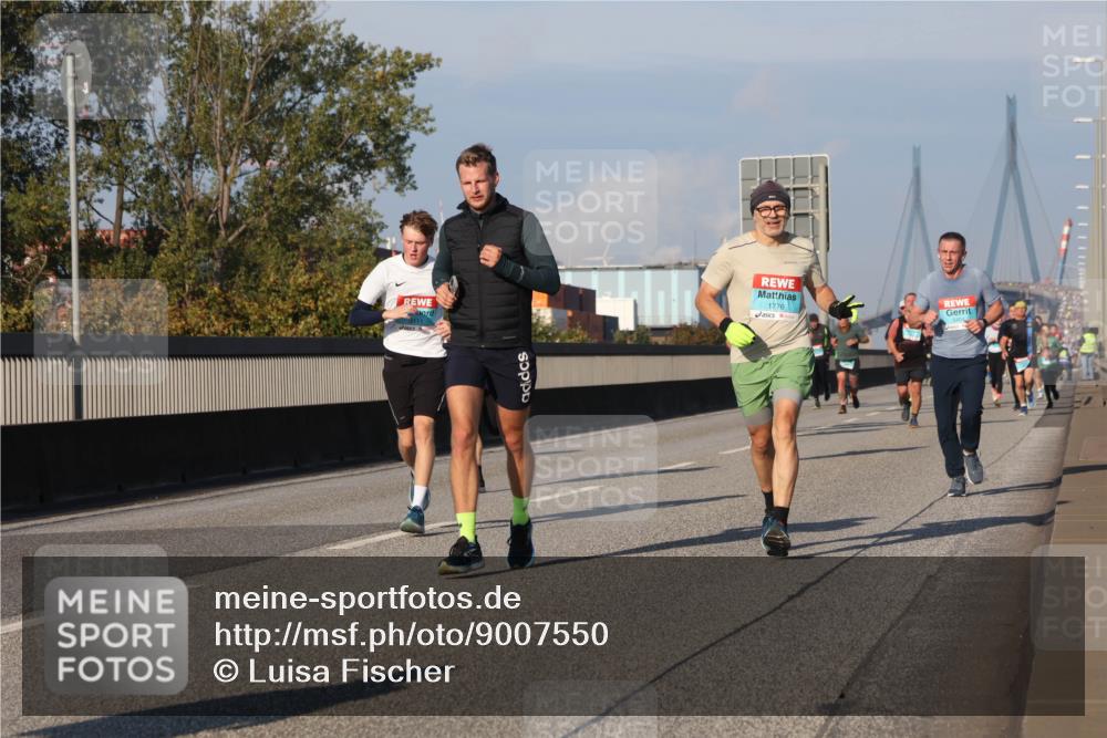 03.10.2025 - Köhlbrandbrückenlauf Luisa Fischer http://msf.ph/oto/9007550 03.10.2025 10:49:19 Position 3  meine-sportfotos.de