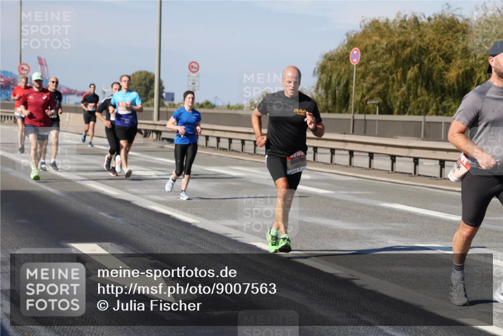 03.10.2025 - Köhlbrandbrückenlauf Julia Fischer http://msf.ph/oto/9007563 03.10.2025 12:47:42 Position 3  meine-sportfotos.de