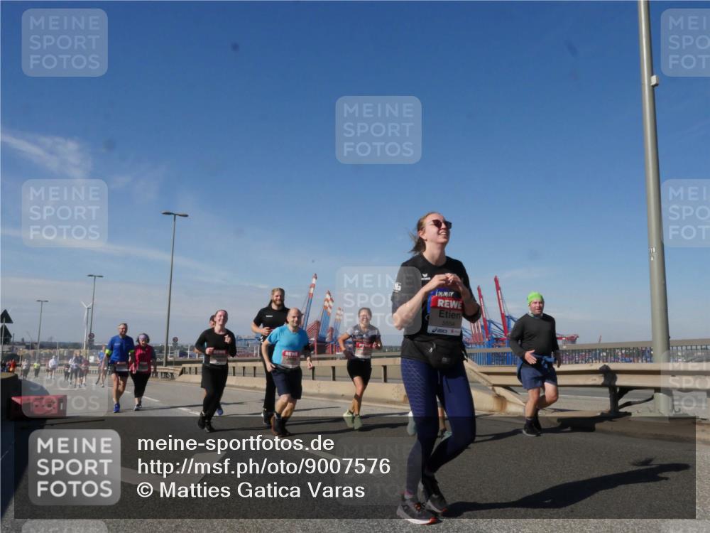 03.10.2025 - Köhlbrandbrückenlauf Matties Gatica Varas http://msf.ph/oto/9007576 03.10.2025 13:03:09 Position 2 5554, 118 meine-sportfotos.de
