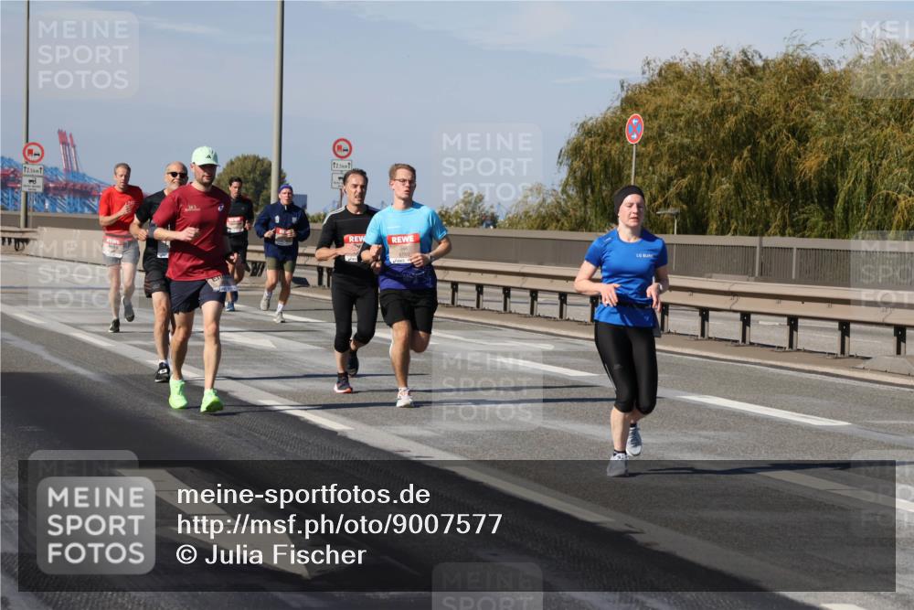 03.10.2025 - Köhlbrandbrückenlauf Julia Fischer http://msf.ph/oto/9007577 03.10.2025 12:47:44 Position 3 12, 5, 12, 5 meine-sportfotos.de