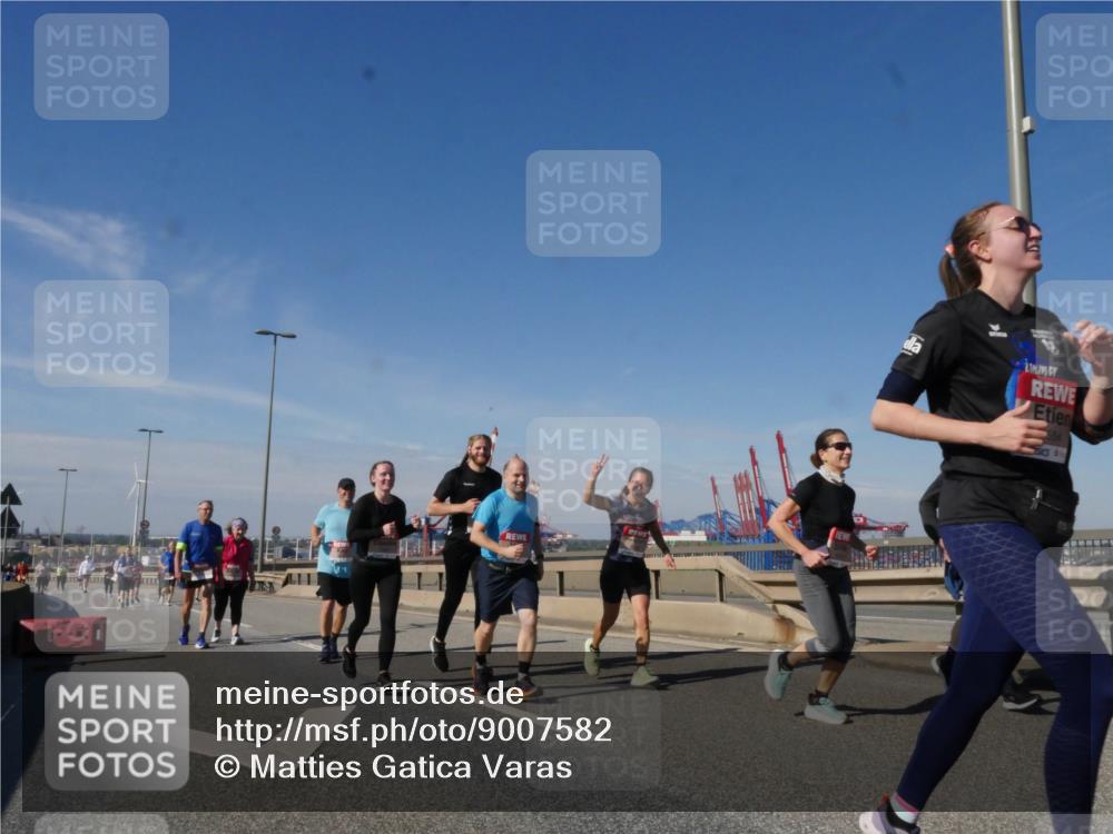 03.10.2025 - Köhlbrandbrückenlauf Matties Gatica Varas http://msf.ph/oto/9007582 03.10.2025 13:03:10 Position 2  meine-sportfotos.de