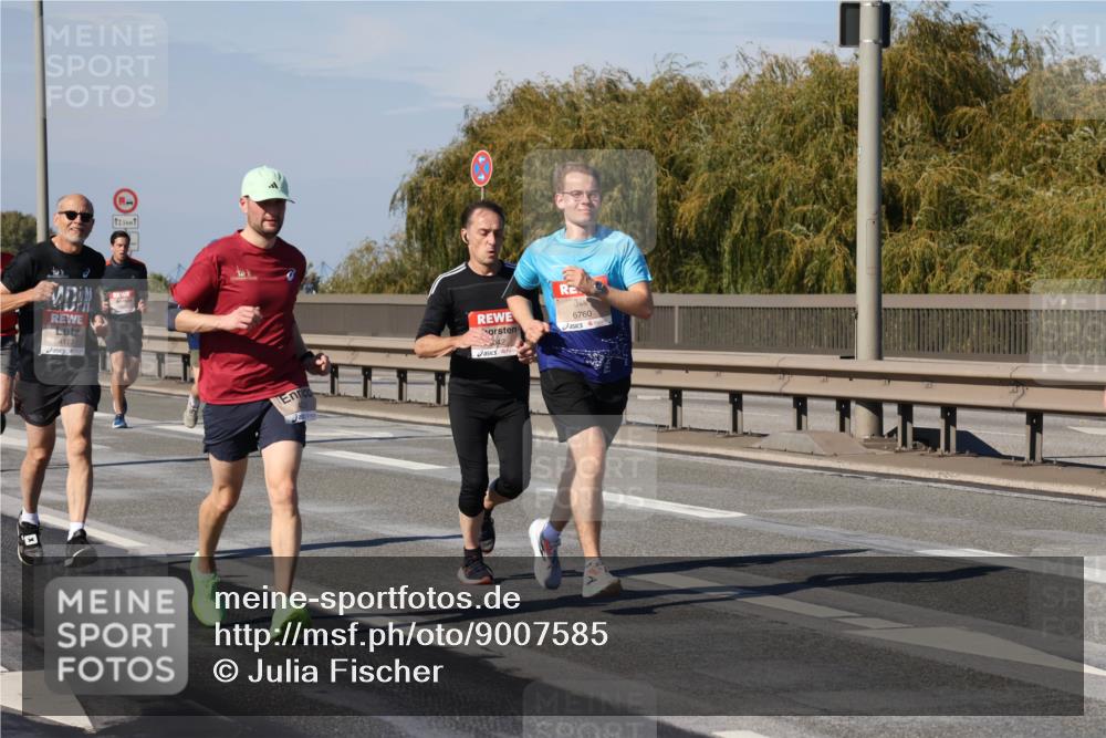 03.10.2025 - Köhlbrandbrückenlauf Julia Fischer http://msf.ph/oto/9007585 03.10.2025 12:47:47 Position 3 4177, 12, 5, 042, 6760 meine-sportfotos.de