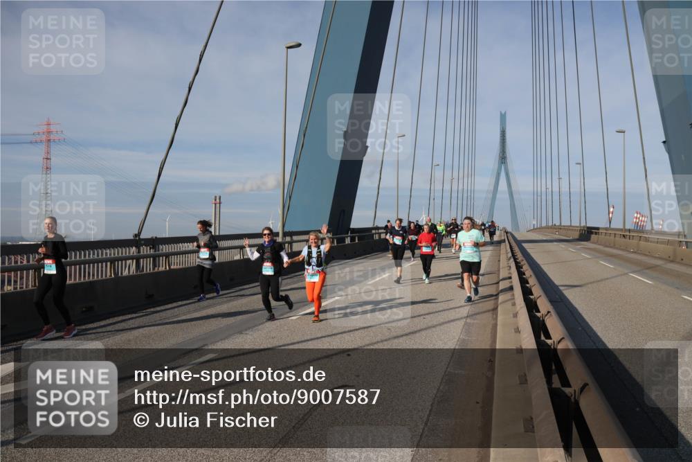 03.10.2025 - Köhlbrandbrückenlauf Julia Fischer http://msf.ph/oto/9007587 03.10.2025 10:00:27 Position 2  meine-sportfotos.de