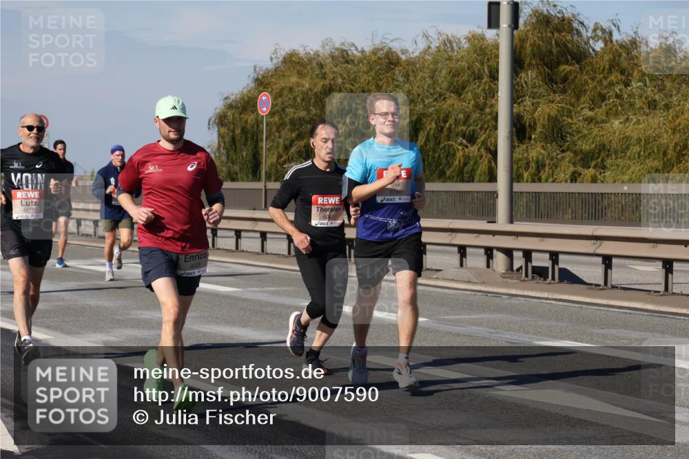 03.10.2025 - Köhlbrandbrückenlauf Julia Fischer http://msf.ph/oto/9007590 03.10.2025 12:47:47 Position 3 4177, 4228, 6760, 6042 meine-sportfotos.de