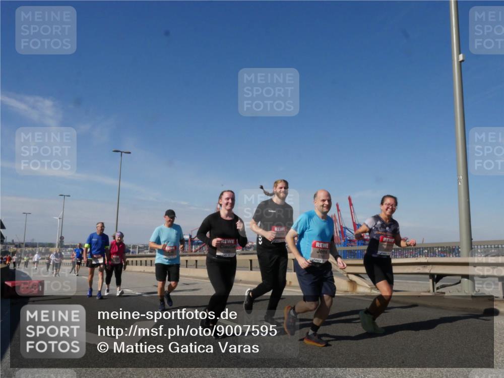 03.10.2025 - Köhlbrandbrückenlauf Matties Gatica Varas http://msf.ph/oto/9007595 03.10.2025 13:03:11 Position 2 118 meine-sportfotos.de