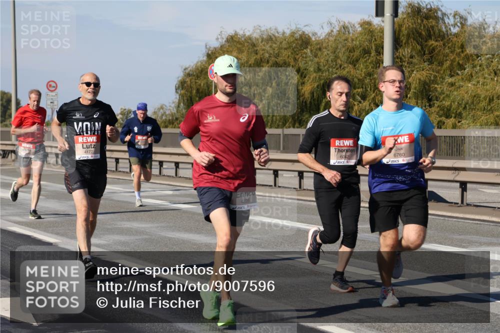 03.10.2025 - Köhlbrandbrückenlauf Julia Fischer http://msf.ph/oto/9007596 03.10.2025 12:47:48 Position 3 4177, 6042, 6760, 4228 meine-sportfotos.de