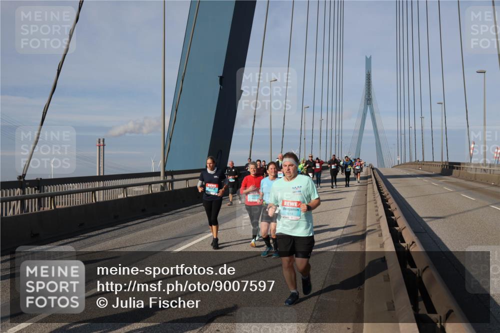 03.10.2025 - Köhlbrandbrückenlauf Julia Fischer http://msf.ph/oto/9007597 03.10.2025 10:00:29 Position 2 3614 meine-sportfotos.de