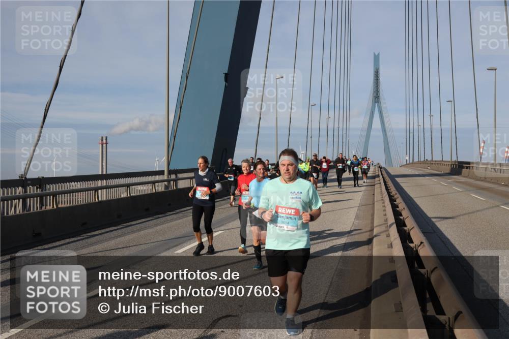 03.10.2025 - Köhlbrandbrückenlauf Julia Fischer http://msf.ph/oto/9007603 03.10.2025 10:00:30 Position 2 3614 meine-sportfotos.de