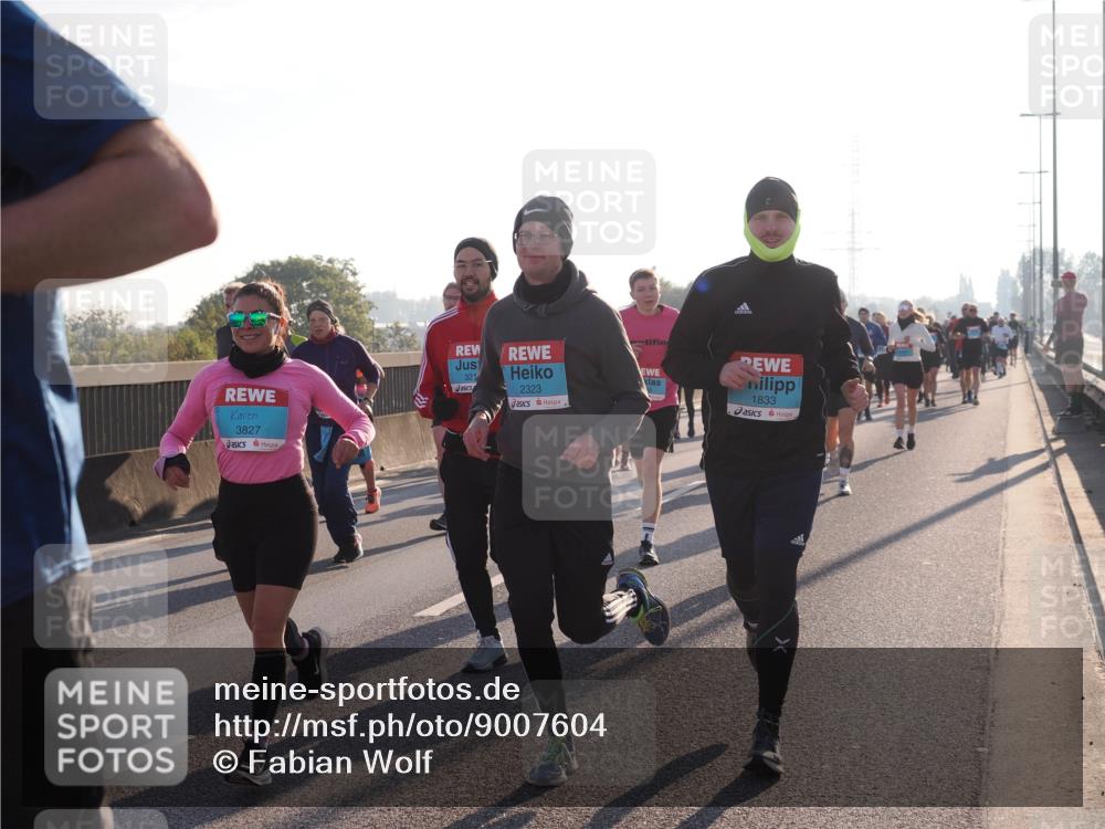 03.10.2025 - Köhlbrandbrückenlauf Fabian Wolf http://msf.ph/oto/9007604 03.10.2025 09:20:16 Position 3 3827, 321, 2323, 1833 meine-sportfotos.de