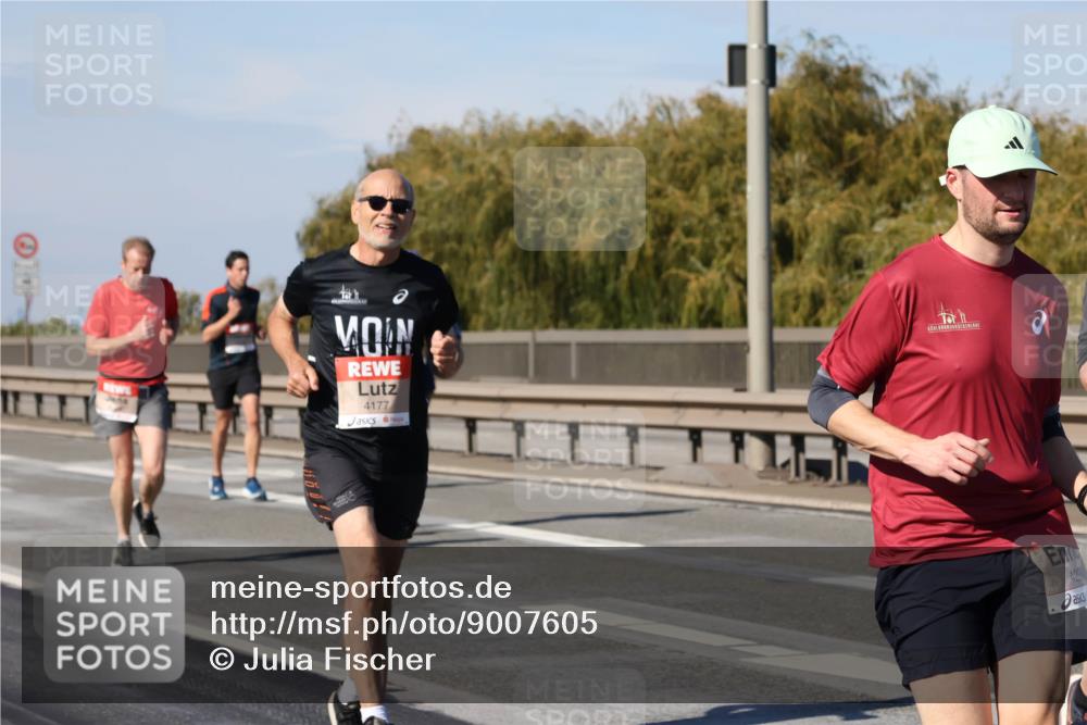 03.10.2025 - Köhlbrandbrückenlauf Julia Fischer http://msf.ph/oto/9007605 03.10.2025 12:47:49 Position 3 4177, 422 meine-sportfotos.de