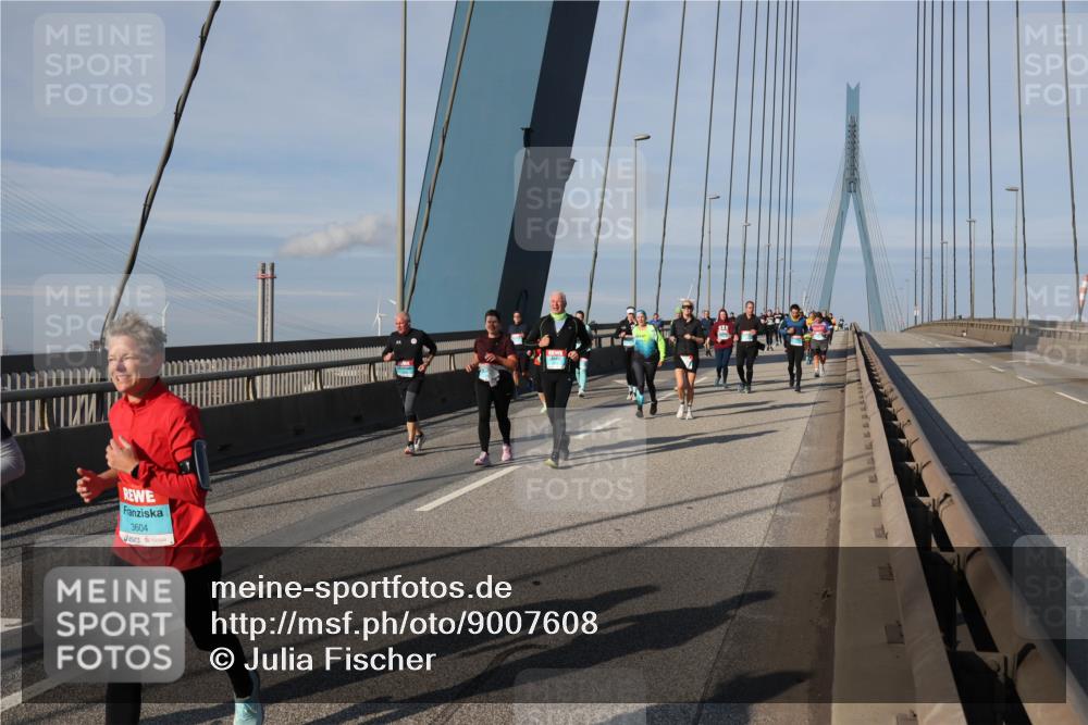 03.10.2025 - Köhlbrandbrückenlauf Julia Fischer http://msf.ph/oto/9007608 03.10.2025 10:00:32 Position 2 3604 meine-sportfotos.de