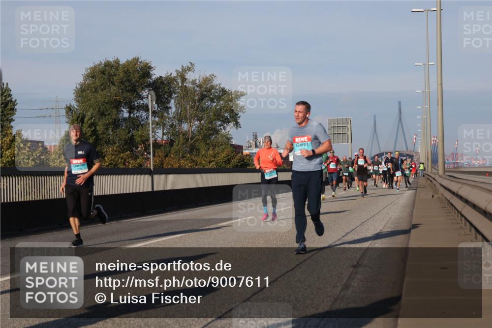 03.10.2025 - Köhlbrandbrückenlauf Luisa Fischer http://msf.ph/oto/9007611 03.10.2025 10:49:23 Position 3  meine-sportfotos.de