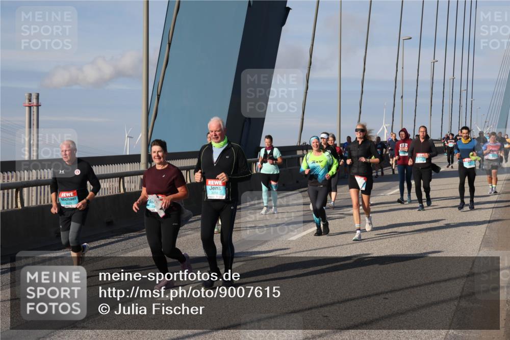 03.10.2025 - Köhlbrandbrückenlauf Julia Fischer http://msf.ph/oto/9007615 03.10.2025 10:00:33 Position 2 3129, 3256, 7001 meine-sportfotos.de