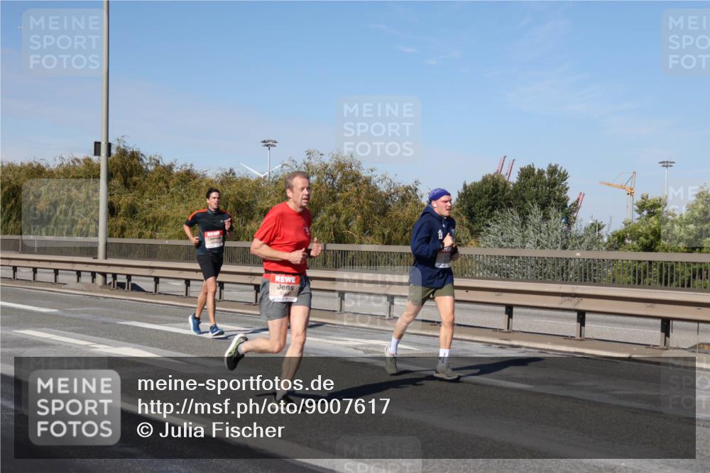 03.10.2025 - Köhlbrandbrückenlauf Julia Fischer http://msf.ph/oto/9007617 03.10.2025 12:47:53 Position 3  meine-sportfotos.de