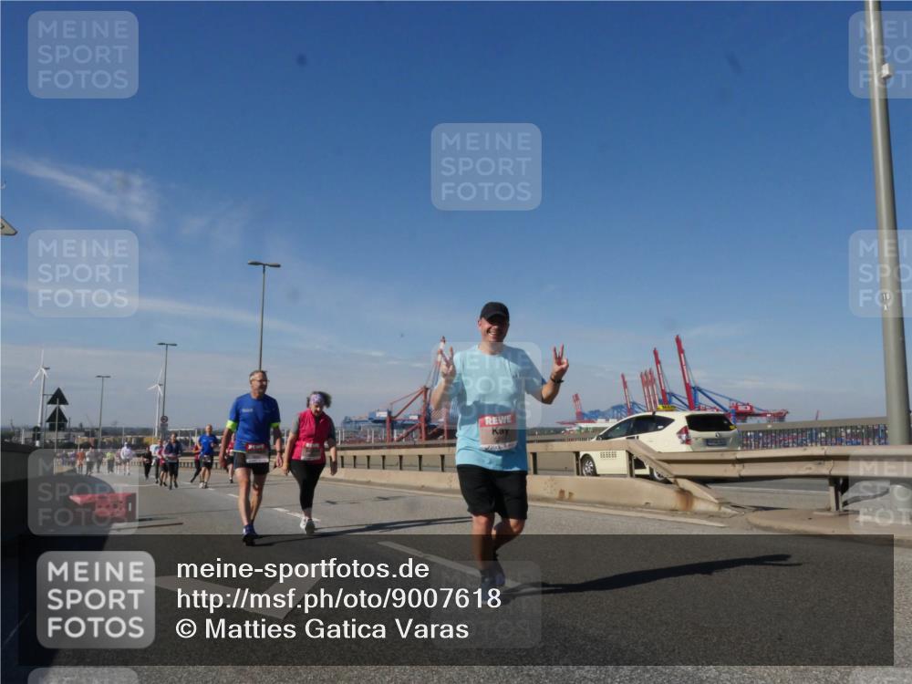 03.10.2025 - Köhlbrandbrückenlauf Matties Gatica Varas http://msf.ph/oto/9007618 03.10.2025 13:03:12 Position 2 666666, 118 meine-sportfotos.de