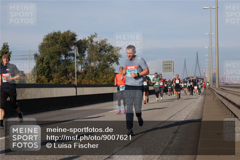 03.10.2025 - Köhlbrandbrückenlauf Luisa Fischer http://msf.ph/oto/9007621 03.10.2025 10:49:23 Position 3  meine-sportfotos.de