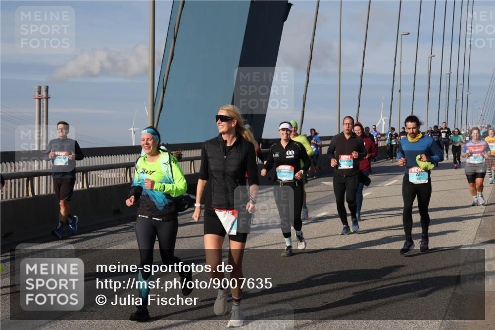 03.10.2025 - Köhlbrandbrückenlauf Julia Fischer http://msf.ph/oto/9007635 03.10.2025 10:00:36 Position 2 2922 meine-sportfotos.de